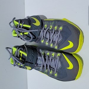 Nike Basketball LeBron Soldier VIII high sneakers, Mens size 8